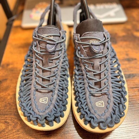 Sandals_&_Flip_Flops